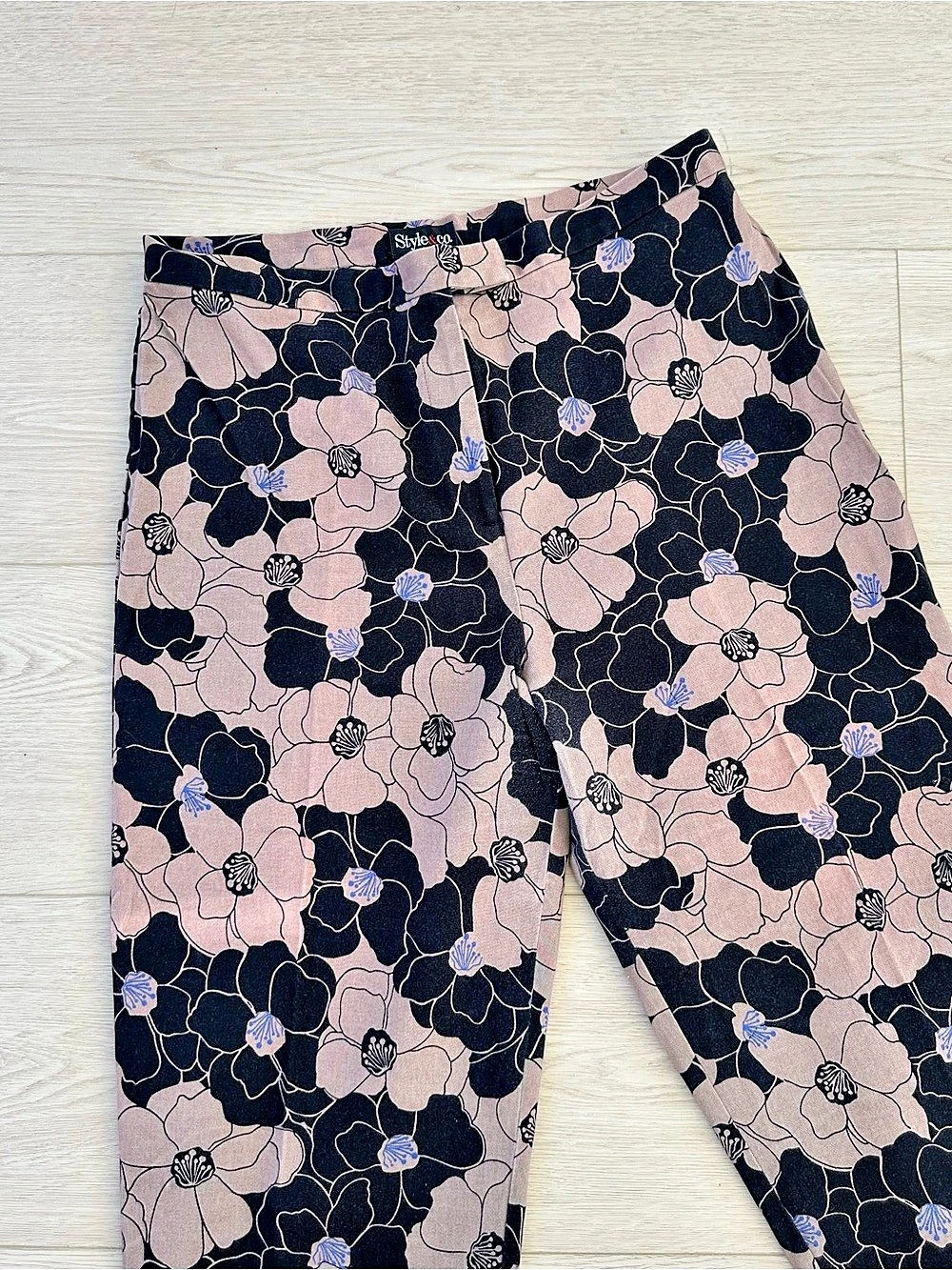Style&Co. Floral Straight Leg Capri Pant Beige Blue Black Size 16